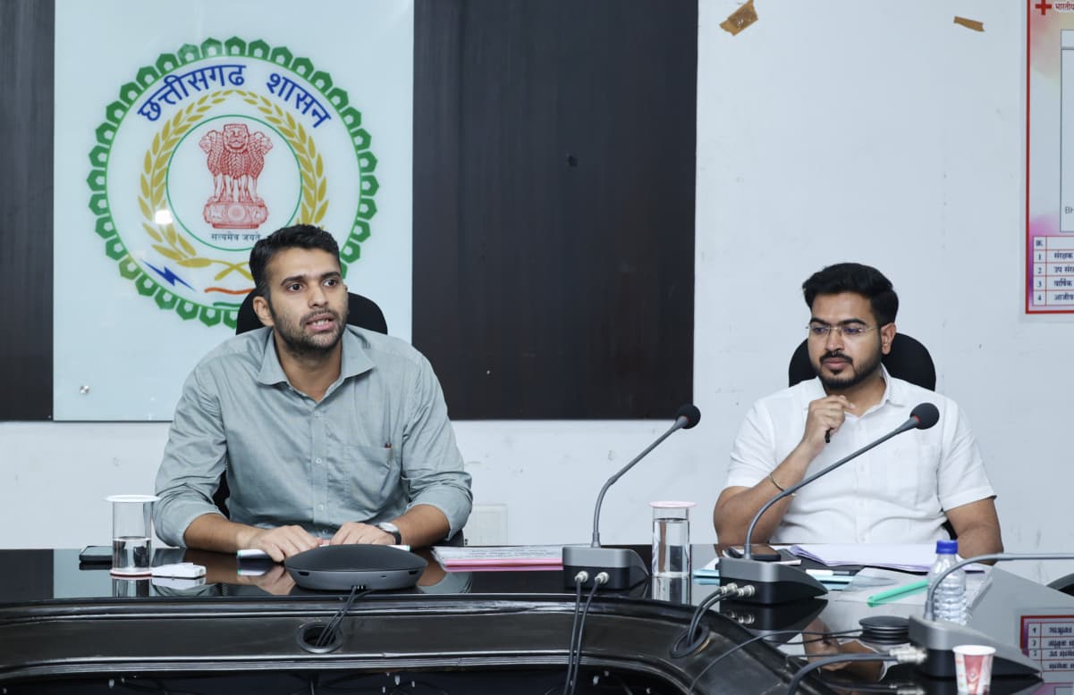 महिला एवं बाल विकास विभाग की समीक्षा बैठक में कलेक्टर ने दिए सख्त निर्देश