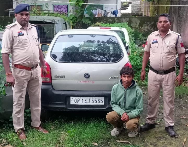 फरार गांजा तस्कर को जोबी पुलिस ने जशपुर में दबोचा— तस्करी में प्रयुक्त ऑल्टो कार भी जब्त
