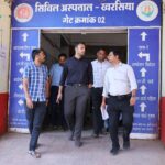 स्वास्थ्य सुविधाओं का जायजा लेने सिविल अस्पताल खरसिया पहुंचे कलेक्टर