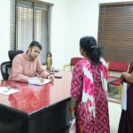 कलेक्टर ने जनदर्शन में सुनीं आमजन की समस्याएं, त्वरित निराकरण के दिए निर्देश