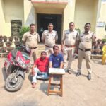 फर्जी पुलिस बनकर वृद्ध महिला से सोने की चैन झपटने वाले दो आरोपी गिरफ्तार,चक्रधरनगर पुलिस की त्वरित कार्रवाई, चंद घंटों में आरोपियों को दबोचा