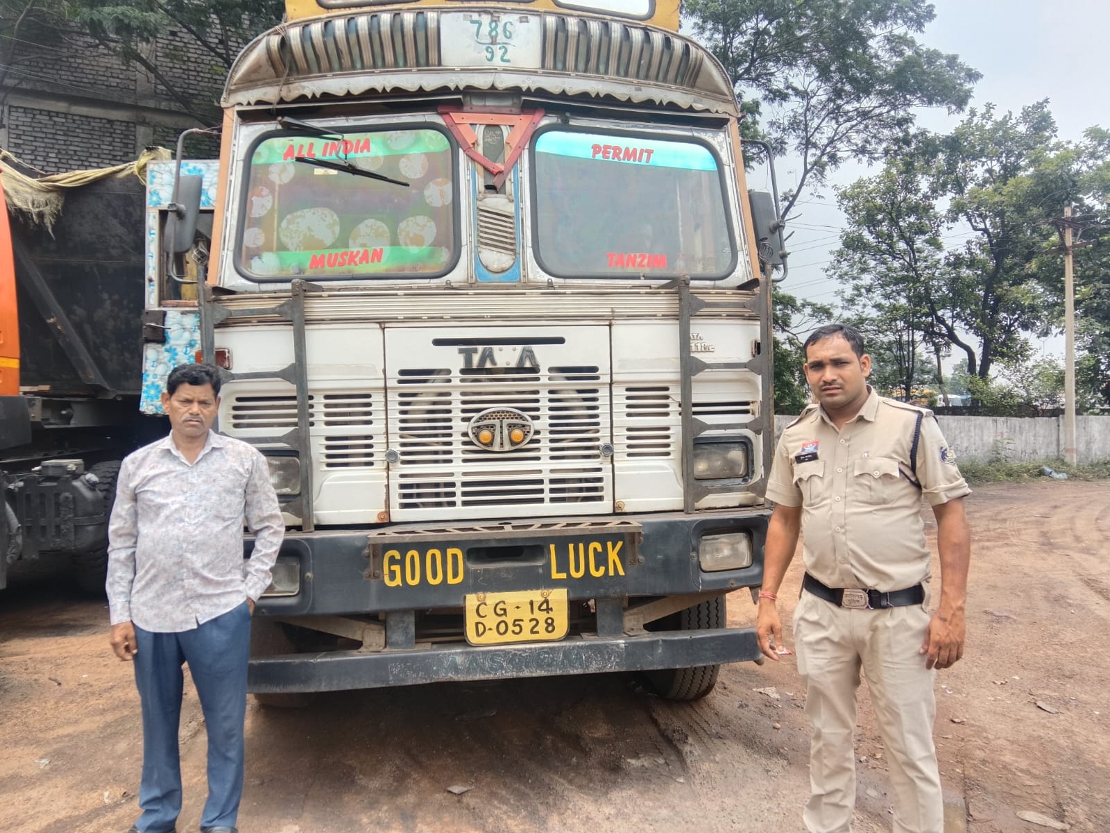 “ऑपरेशन प्रहार” के तहत पूंजीपथरा पुलिस की बड़ी कार्रवाई, 20.25 लाख का संदिग्ध स्क्रैप लदा ट्रक जब्त
