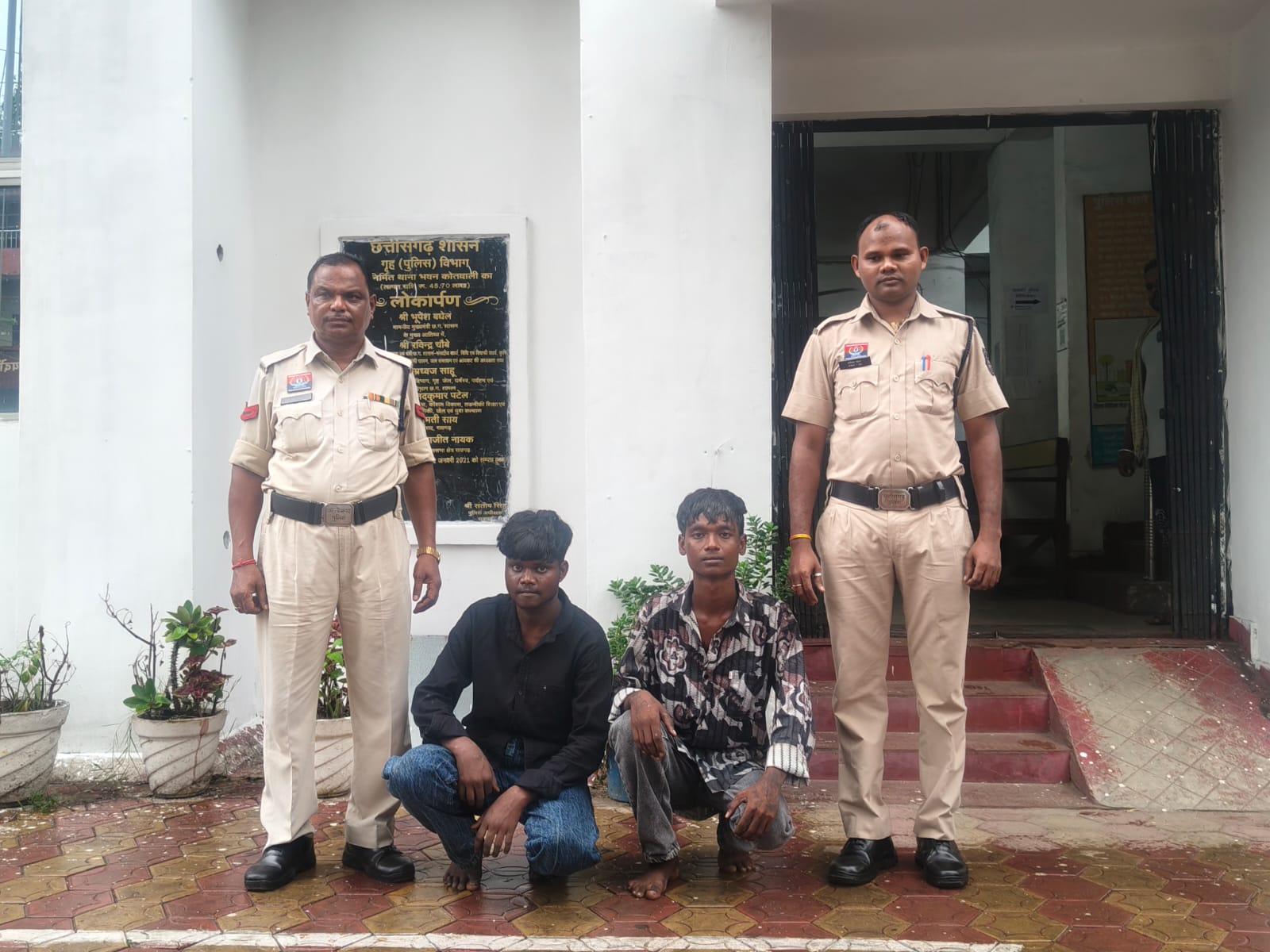 कोतवाली पुलिस का ताबड़तोड़ एक्शन, 24 घंटे में लूटकांड का खुलासा, दो लुटेरे गिरफ्तार