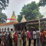बरगढ़ श्री सिद्धेश्वर नाथ महादेव मंदिर में सावन के प्रथम सोमवार पर उमड़ा आस्था का जनसैलाब