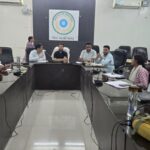 अल्प प्रगति वाले आवासों को लेकर सीईओ ने ली समीक्षा बैठक, आगामी सप्ताह में पूर्णता का दिया लक्ष्य