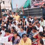 रायगढ़ में कांग्रेस का ‘काला दिवस’: गांधी प्रतिमा के सामने धरना, काली पट्टी बांधकर लोकतंत्र की रक्षा का उठाया मुद्दा